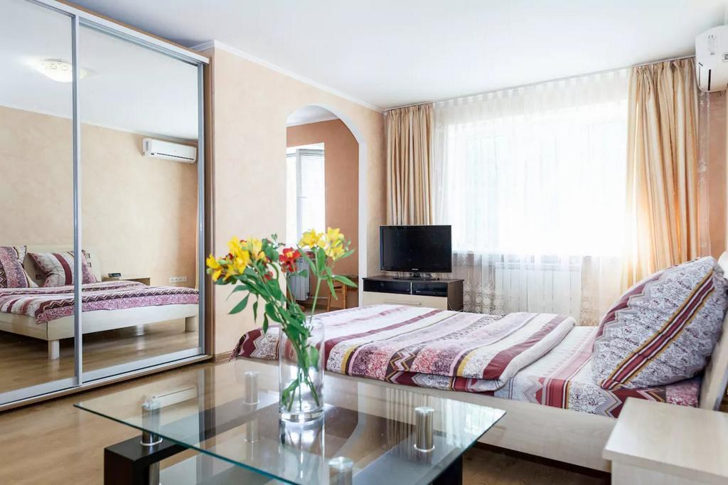 Apartment In Zaporozhye. Antica Zaporizhia ภายนอก รูปภาพ